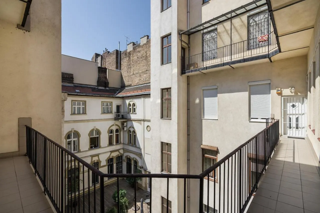 Amora Homes Basilica View Imperial Suite -Sas Street -Need Reservation For Free Parking Budapest