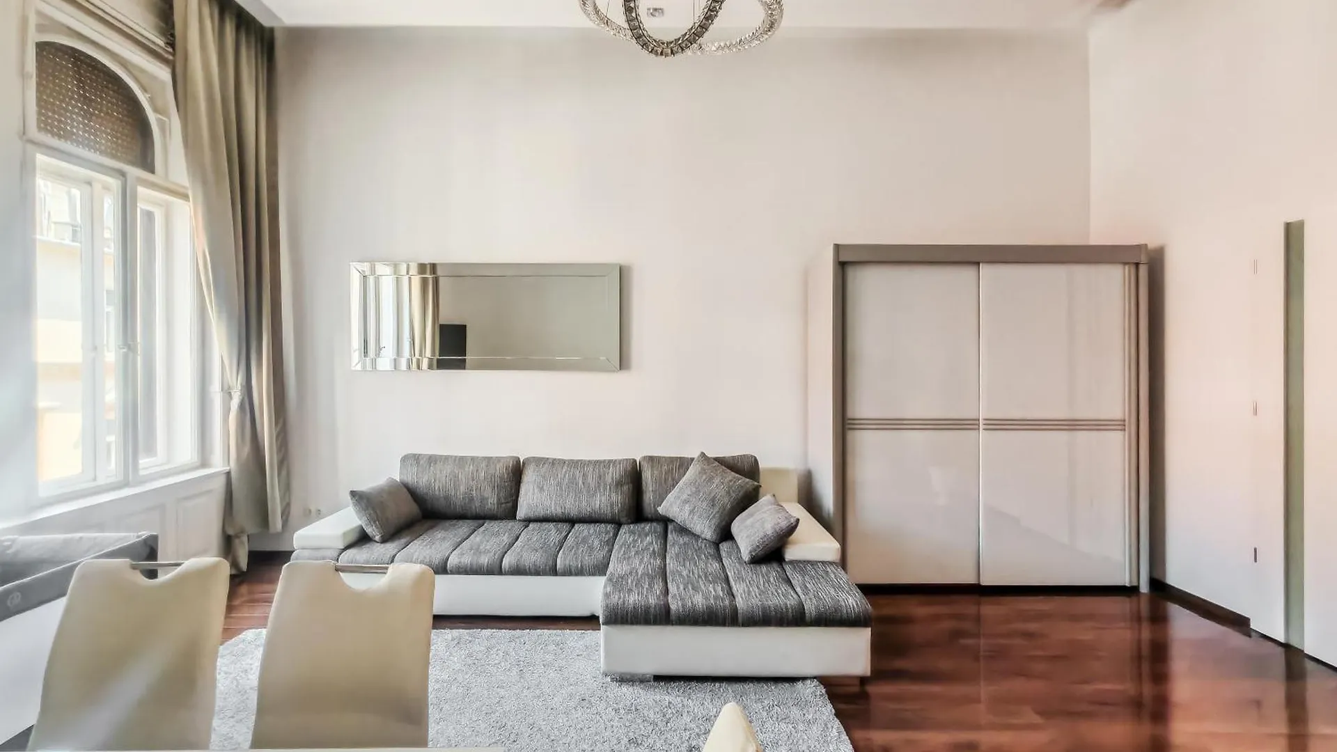 Amora Homes Basilica View Imperial Suite -Sas Street -Need Reservation For Free Parking Budapest