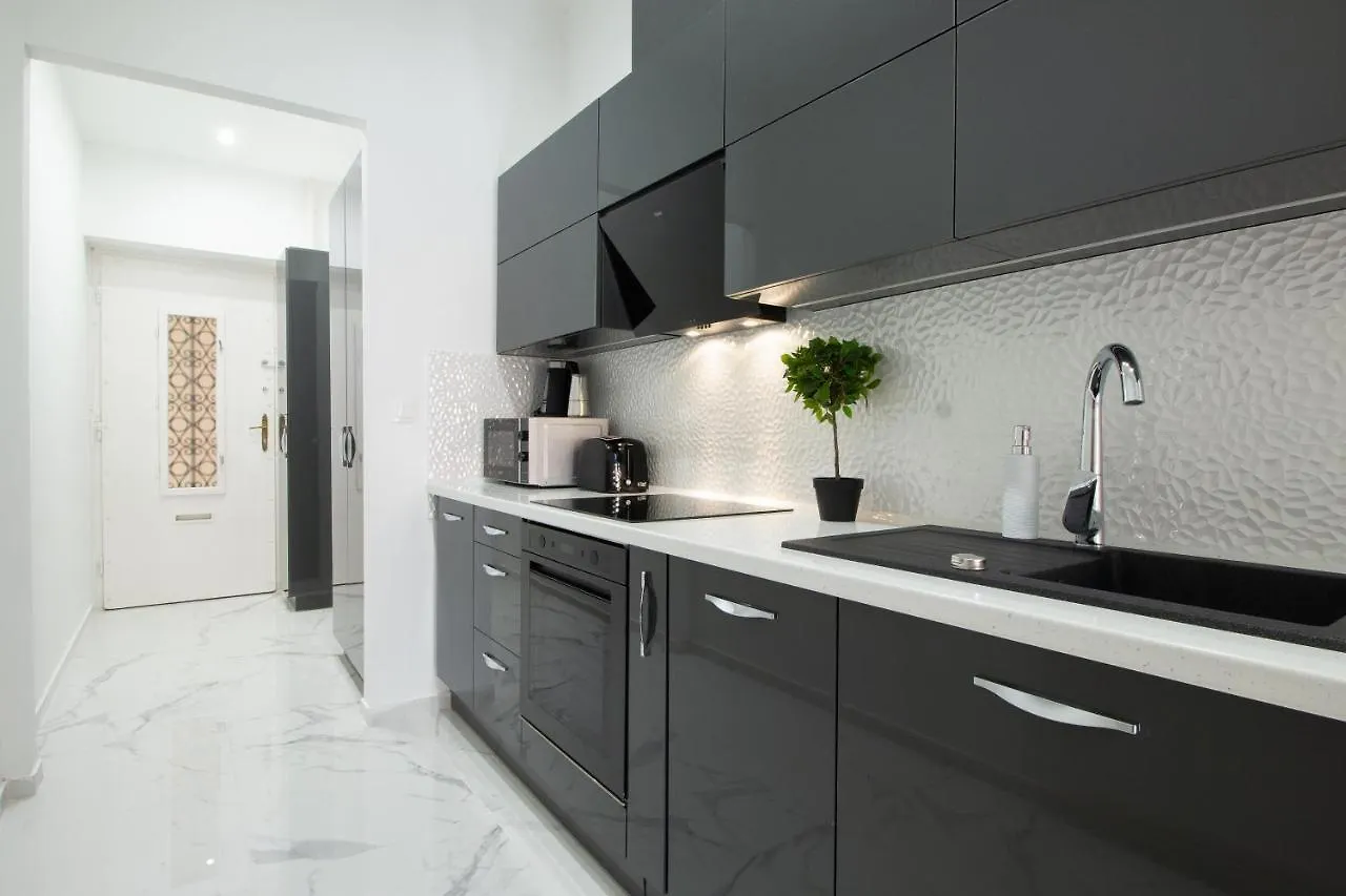 Апартаменты Basilika View Imperial Suite -Sas Street -Need Reservation For Free Parking Будапешт