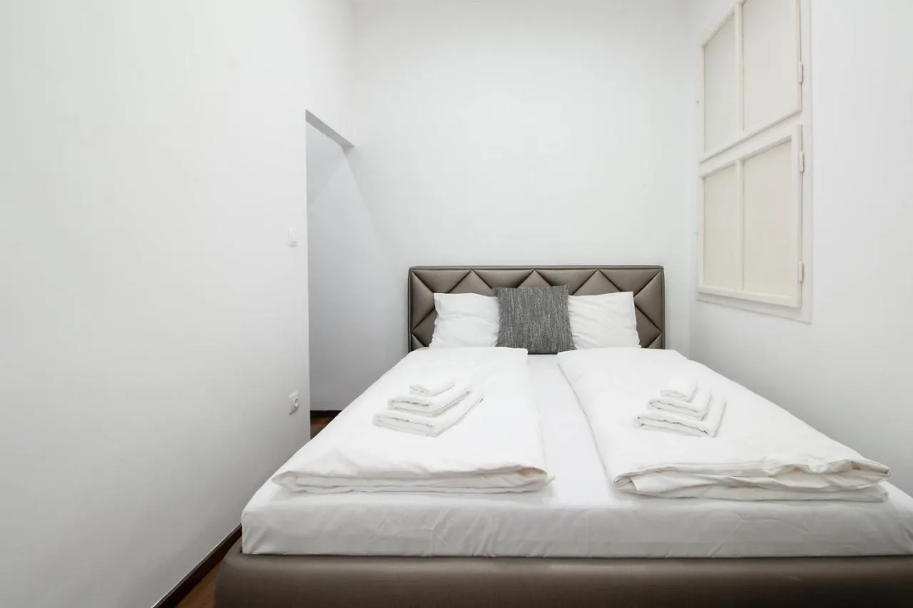 Basilika View Imperial Suite -Sas Street -Need Reservation For Free Parking Будапешт