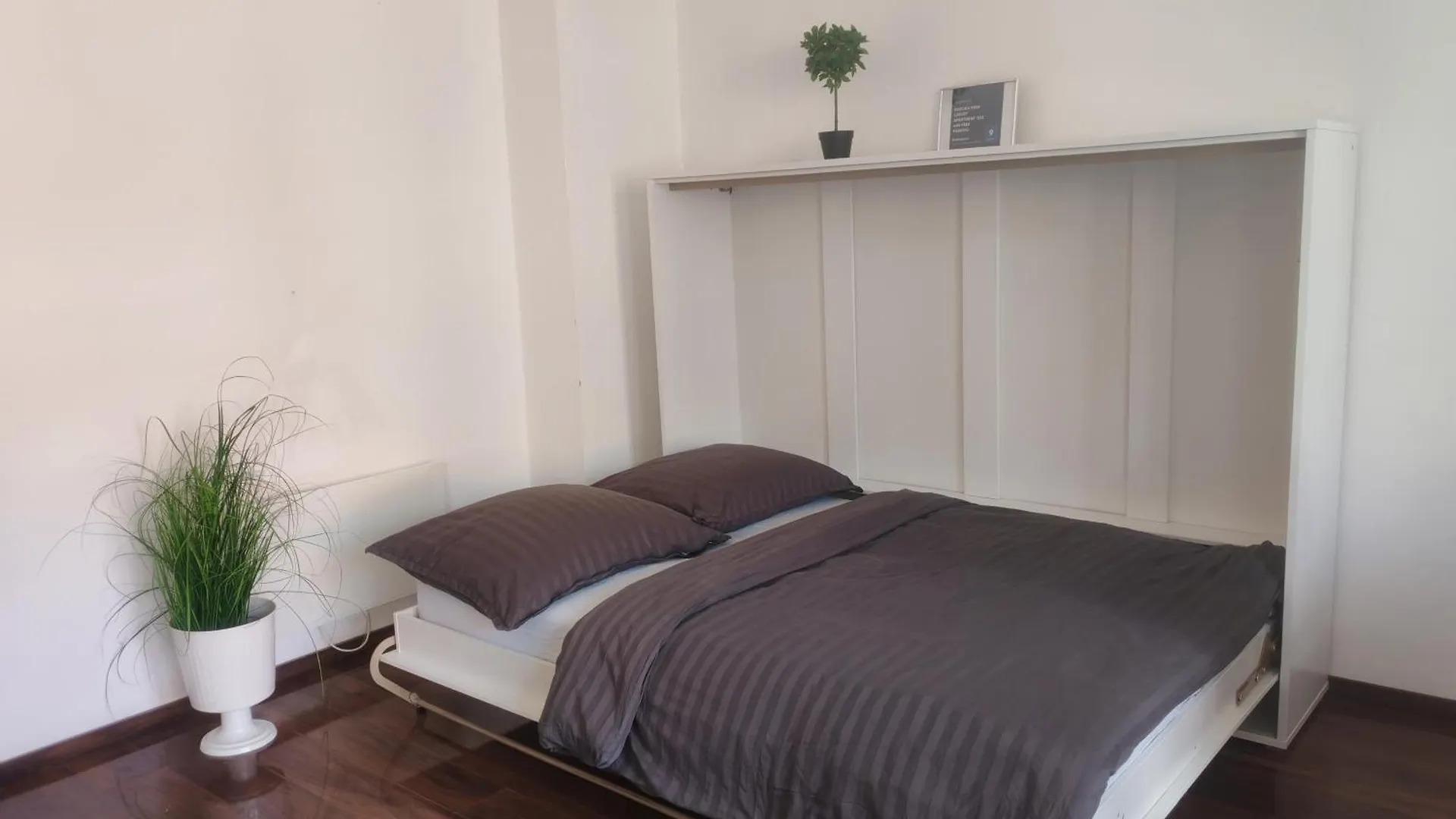 Basilika View Imperial Suite -Sas Street -Need Reservation For Free Parking Будапешт Апартаменты