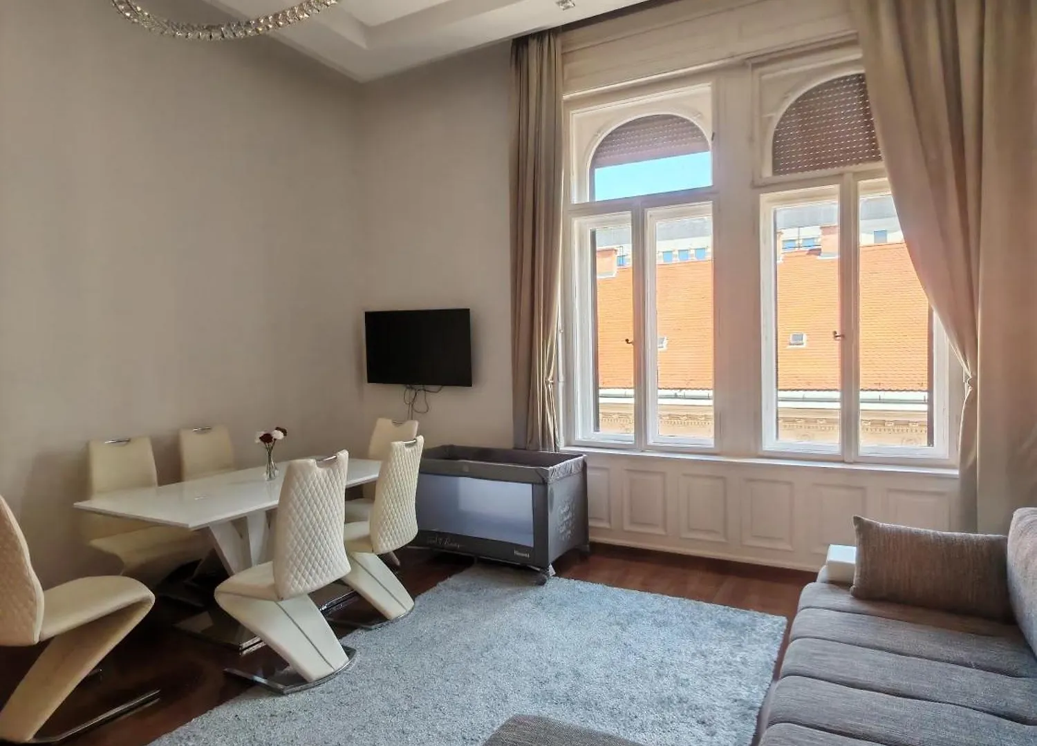 Basilika View Imperial Suite -Sas Street -Need Reservation For Free Parking Будапешт Венгрия