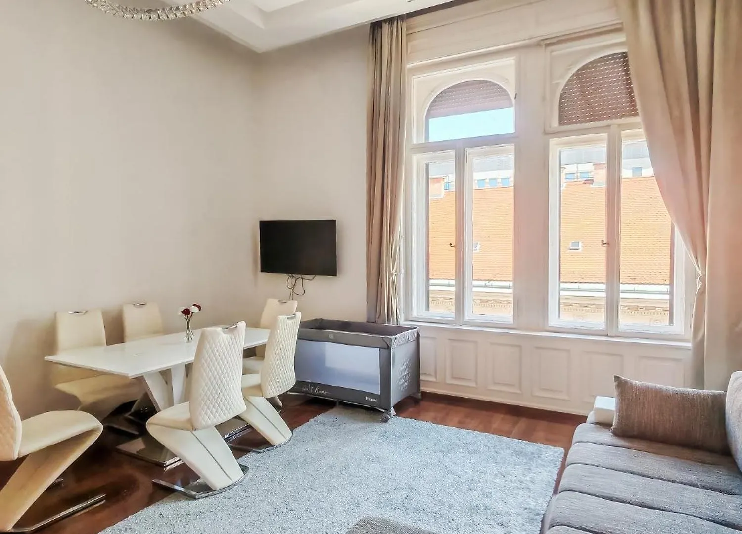 Basilika View Imperial Suite -Sas Street -Need Reservation For Free Parking Budapest