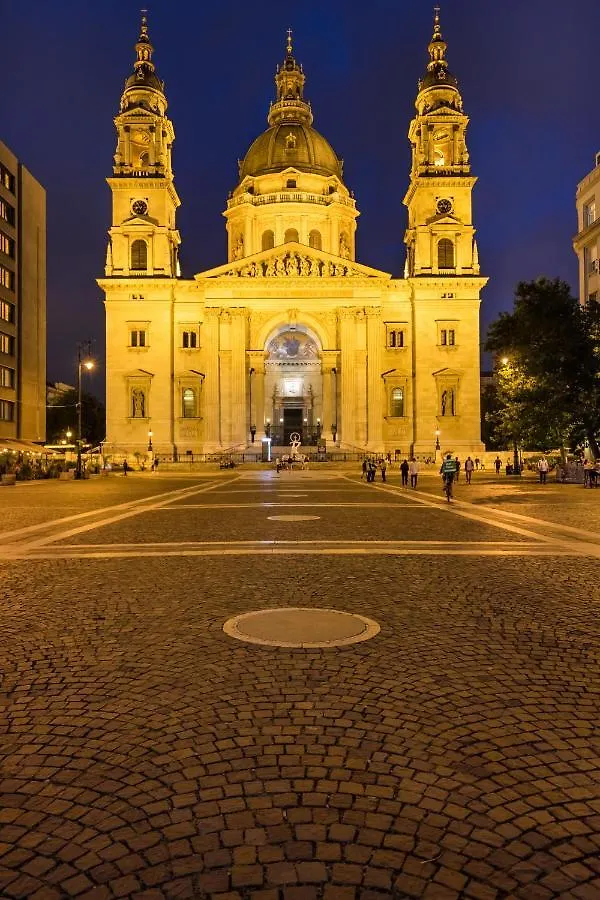 Basilika View Imperial Suite -Sas Street -Need Reservation For Free Parking Budapešť